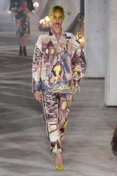 Look 24